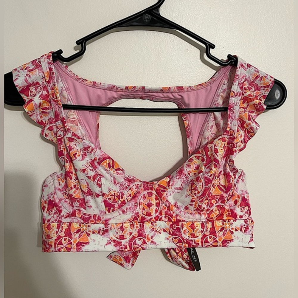 Adore Me NWT Bikini Top Ruffle Details |‎ Size 34A